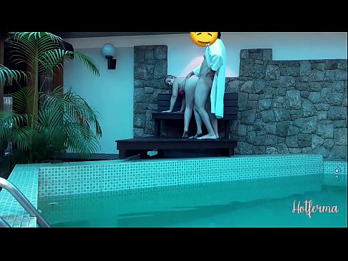 ❤️ Boss invita a cameriera à a piscina, ma ùn pudia resiste à un caldu ️❌ Video cazzo à co.pornado-co.ru ☑